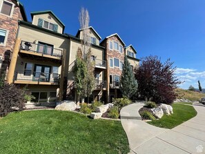 Exterior - Basecamp Eden Condo Hot Tub-Pool-XBox-Gameroom-Gym (Eden)