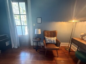 Smart TV, offices - Pensacola • 1BR • Sleeps 2 • East Hill (Pensacola)