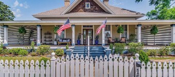 Pensacola 1 BR Sleeps 2 Suite in East Hill