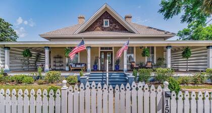 Pensacola 1 BR Sleeps 2 Suite in East Hill