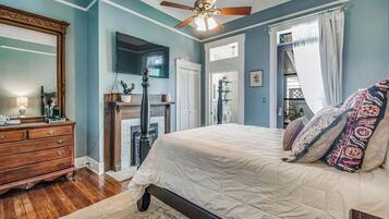 Bureau, accès au Wi-Fi (inclus), literie fournie