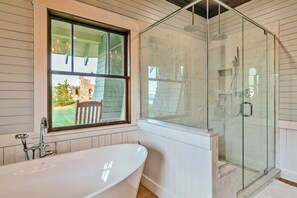 Handtücher, Seife, Toilettenpapier