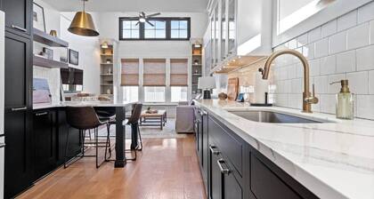 Downtown Muncie | Luxe Loft, Spa Bath, 1 Bed, BSU