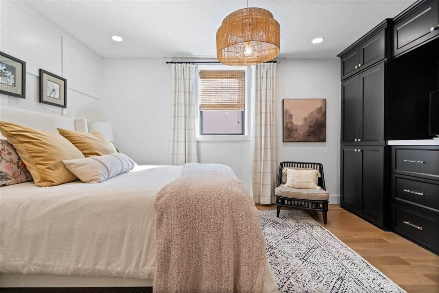 1 slaapkamer, een strijkplank/strijkijzer, wifi, beddengoed