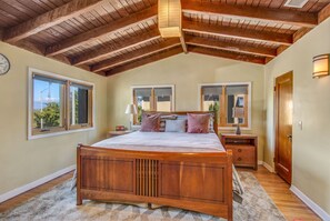 4 soverom, skrivebord, strykejern/-brett og wi-fi (inkludert)