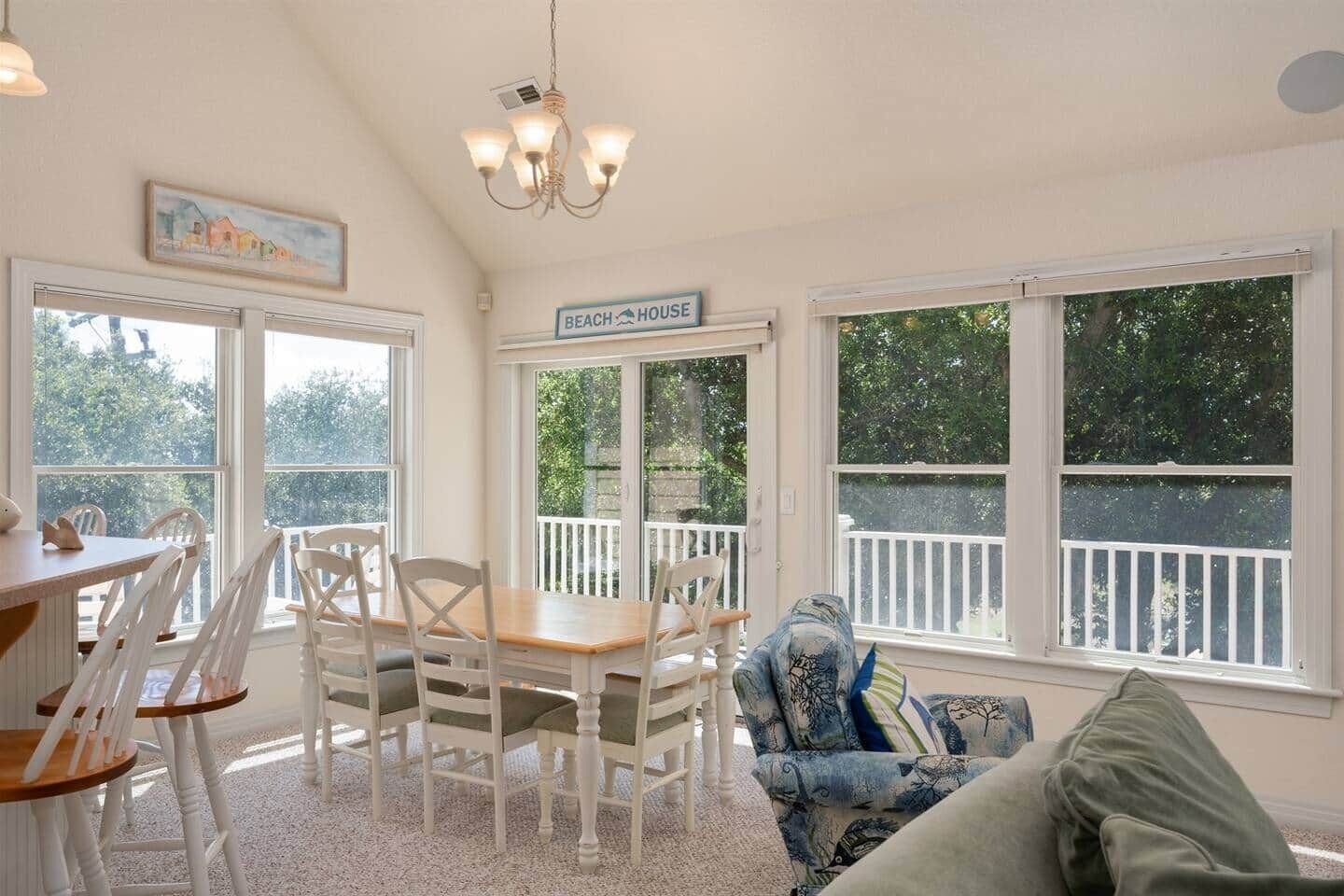 Televisión y chimenea 