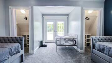 Bureau, fer et planche Ă  repasser, Wi-Fi, draps fournis