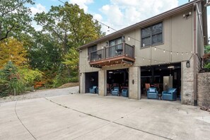Exterior - Private I Pool Table I Bar I Studio I House I Roku (Westerville)