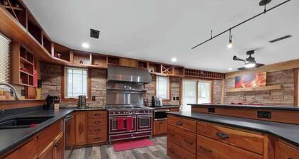 Private I Pool Table I Bar I Studio I House I Roku