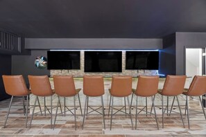 Interior - Private I Pool Table I Bar I Studio I House I Roku (Westerville)