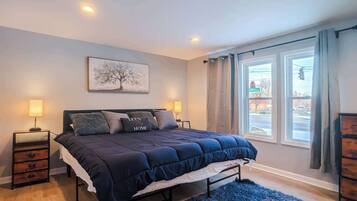 4 bedrooms, iron/ironing board, WiFi, bed sheets