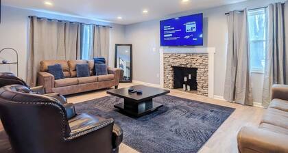 5 Roku TVs | Garage | King | Fast Wifi | Hoover