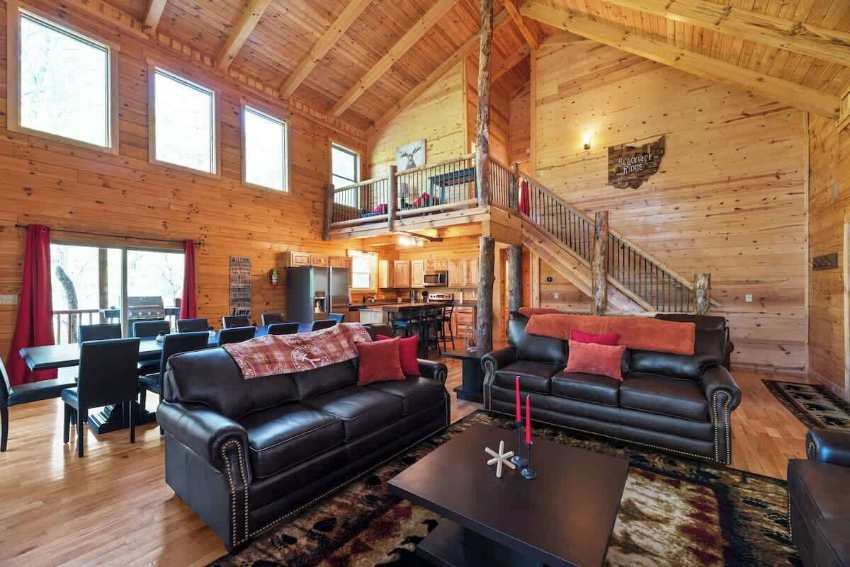 TV, peis og kontorer