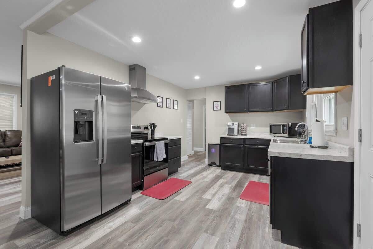 Refrigerador, microondas, horno, placa de cocina