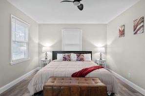 3 chambres, fer et planche à repasser, Wi-Fi, draps fournis