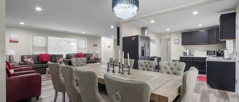 المنشأة من الداخل