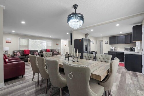 Pool Table • Fire Pit • Bar • King • Sleeps 22