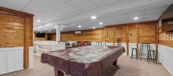 Pool Table • Fire Pit • Bar • King • Sleeps 22