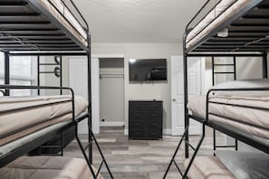 Bügeleisen/Bügelbrett, WLAN, Bettwäsche