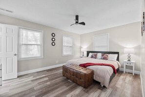 3 多间卧室、熨斗/熨衣板、WiFi、床单