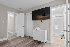 淋浴设施、吹风机、毛巾