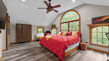 2 habitaciones, tabla de planchar con plancha, wifi y ropa de cama