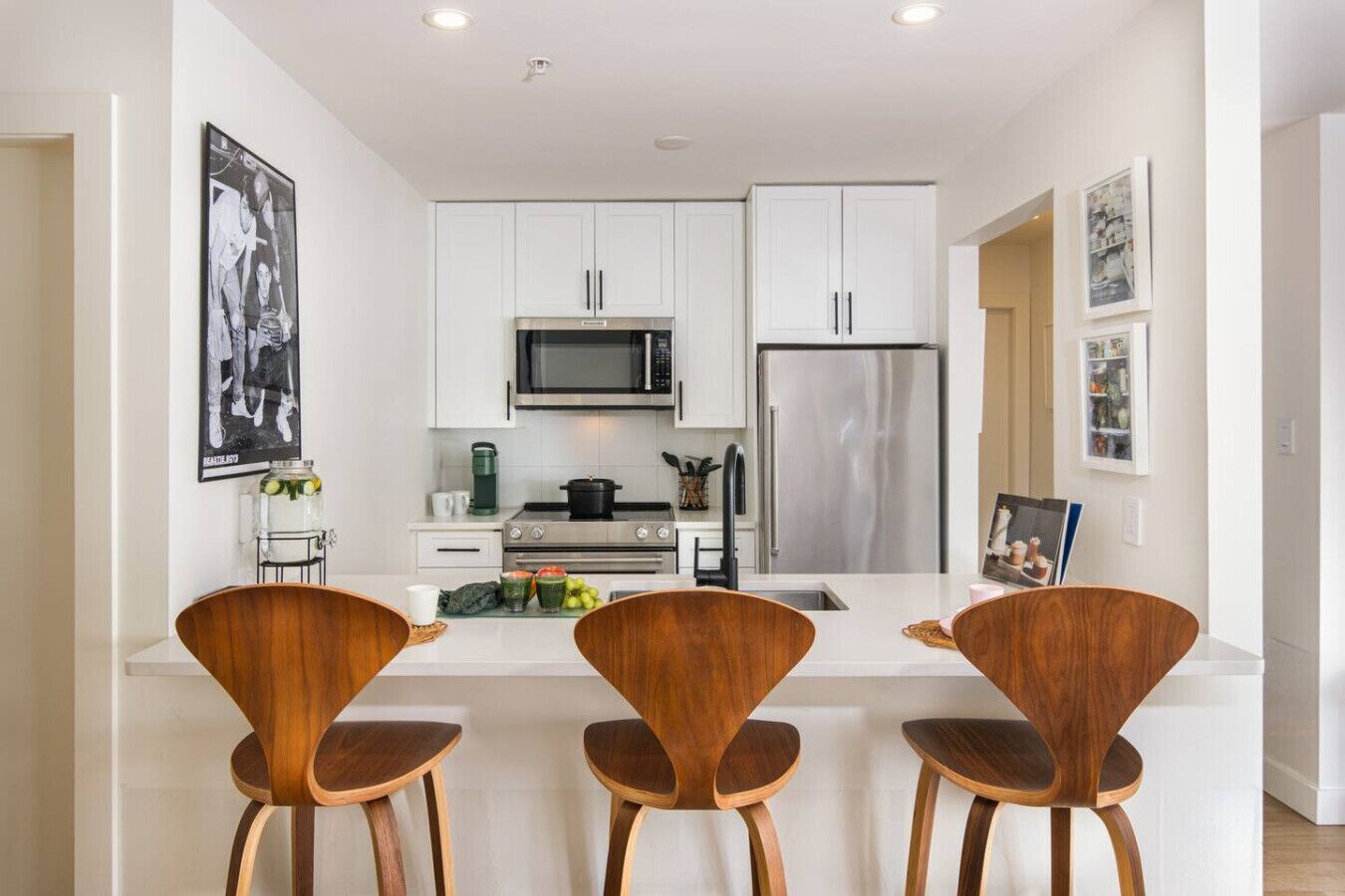 Køleskab, mikrobølgeovn, ovn, kogeplade