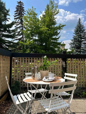 تناول الطعام بالخارج