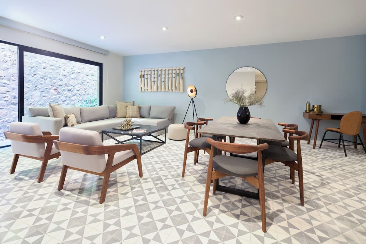 Casita Lantana | Área de estar | TV LED 58 polegadas com canais a cabo