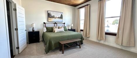 3 chambres, fer et planche à repasser, Wi-Fi, draps fournis