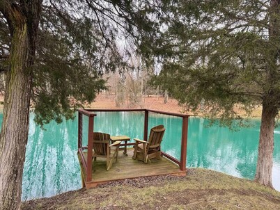 Mantra Bungalow at Asana Lake Retreat