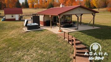 Banyera d'hidromassatge a l'aire lliure