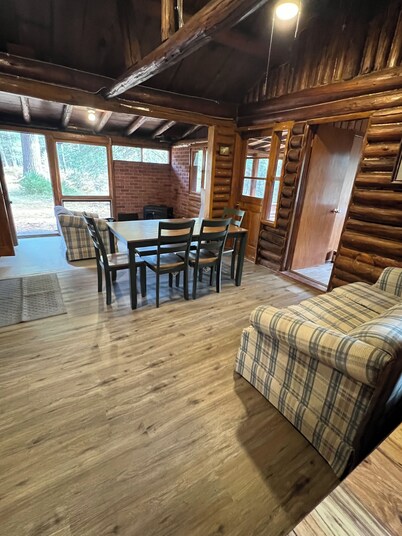 Nature Lovers & Hunter’s Getaway 2 Bedroom Cabin, Nestled on 160 Acres of Woods