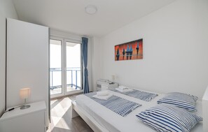 5 bedrooms, free WiFi - Cozy home in Privlaka (Privlaka)