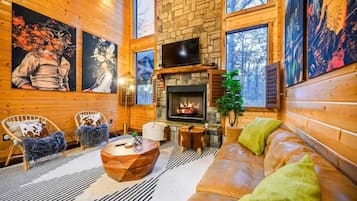 Älytelevisio, takka, pöytätennispöytä