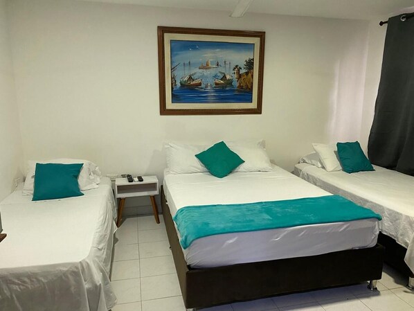 Family Quadruple Room - HOTEL CASA BLANCA  (Cartagena)