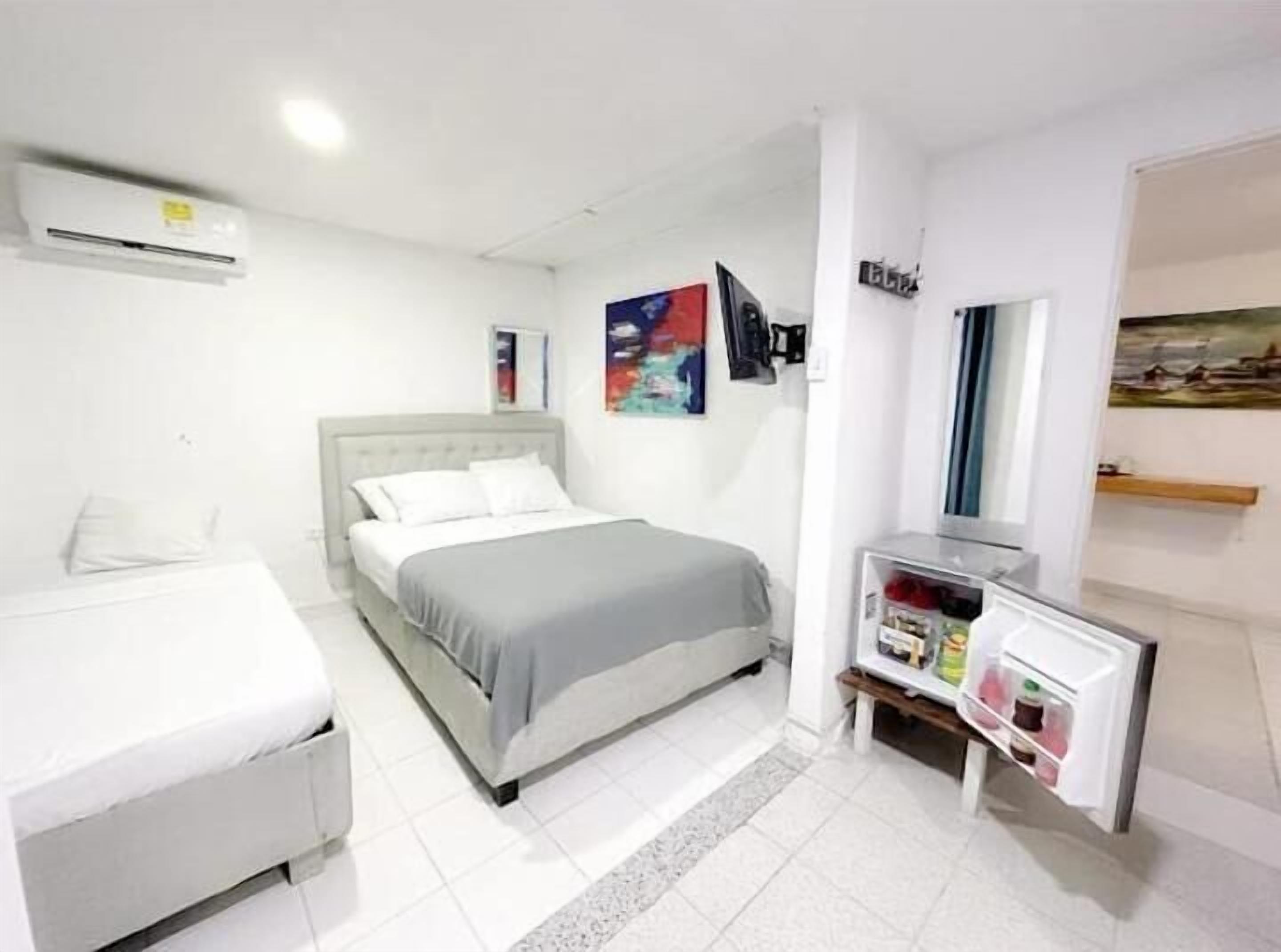 Classic Triple Room | In-room safe, laptop workspace, free WiFi