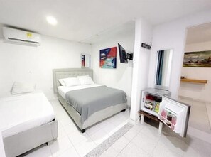 In-room safe, laptop workspace, free WiFi