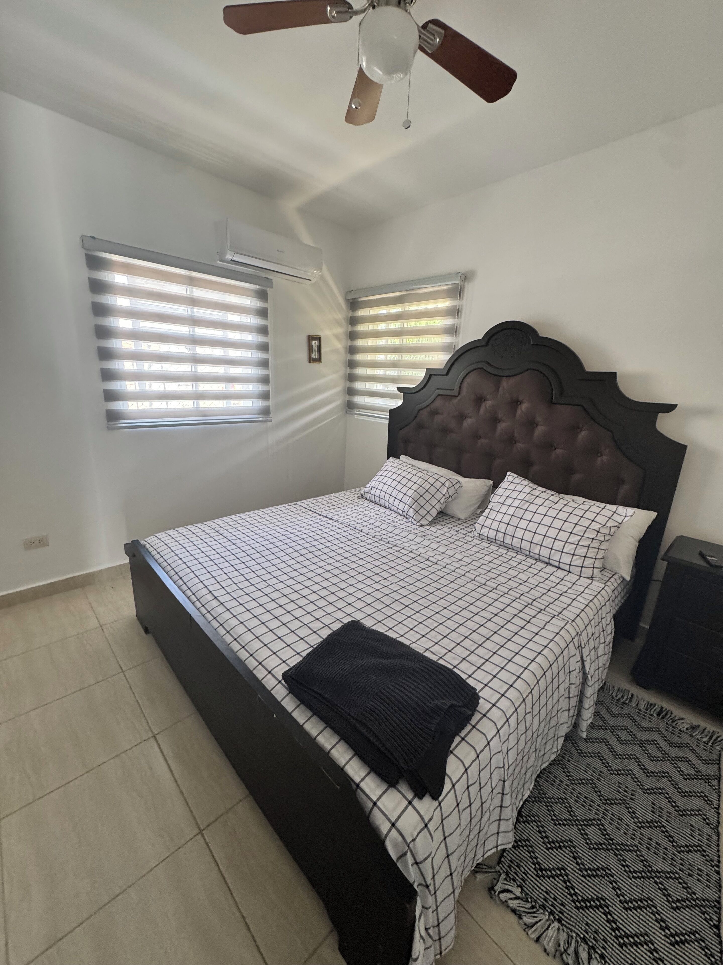 3 makuuhuonetta, silitysrauta/-lauta, Wi-Fi, vuodevaatteet