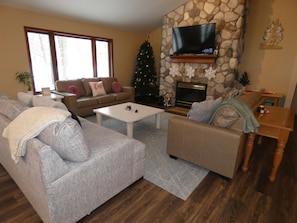 Smart TV, chimenea y tenis de mesa 