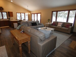 Smart TV, chimenea y tenis de mesa 