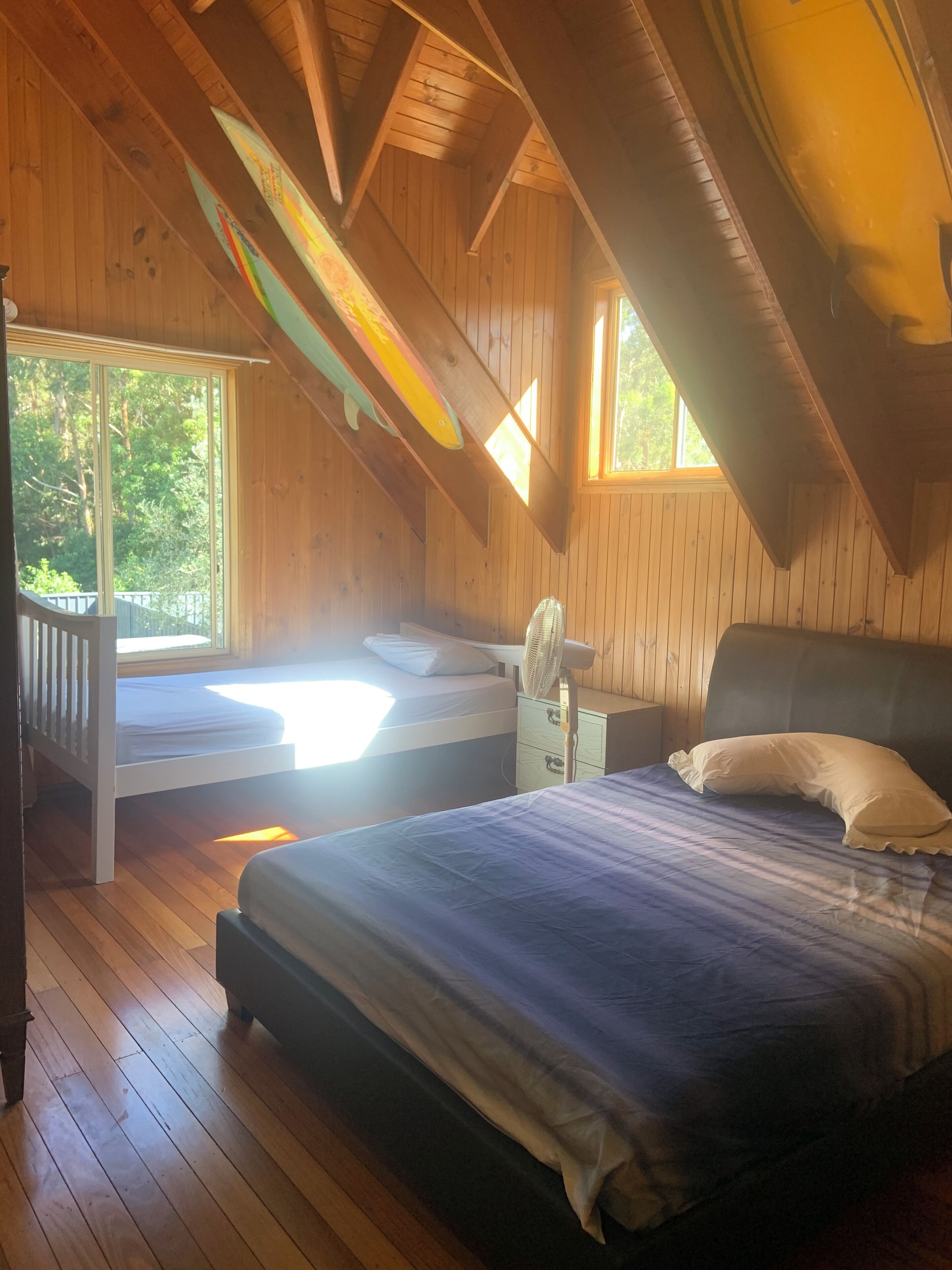 4 bedrooms, iron/ironing board, bed sheets, wheelchair access