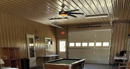 Charming Micro Cabin near Truman Lake in the Ozarks!