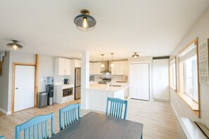 ميكروويف، فرن، موقد طهي مسطح، غسالة أطباق