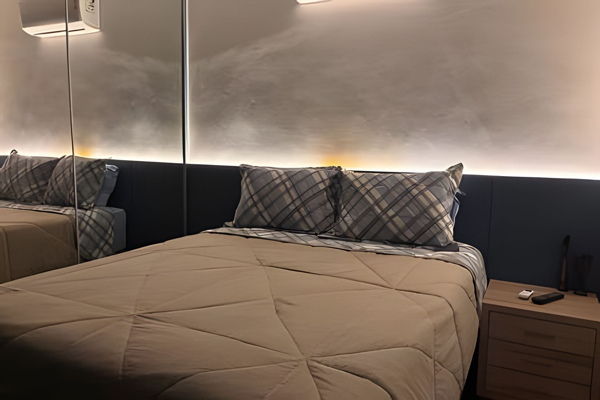 Comfort Apartment | Individually decorated, individually furnished, desk, laptop workspace