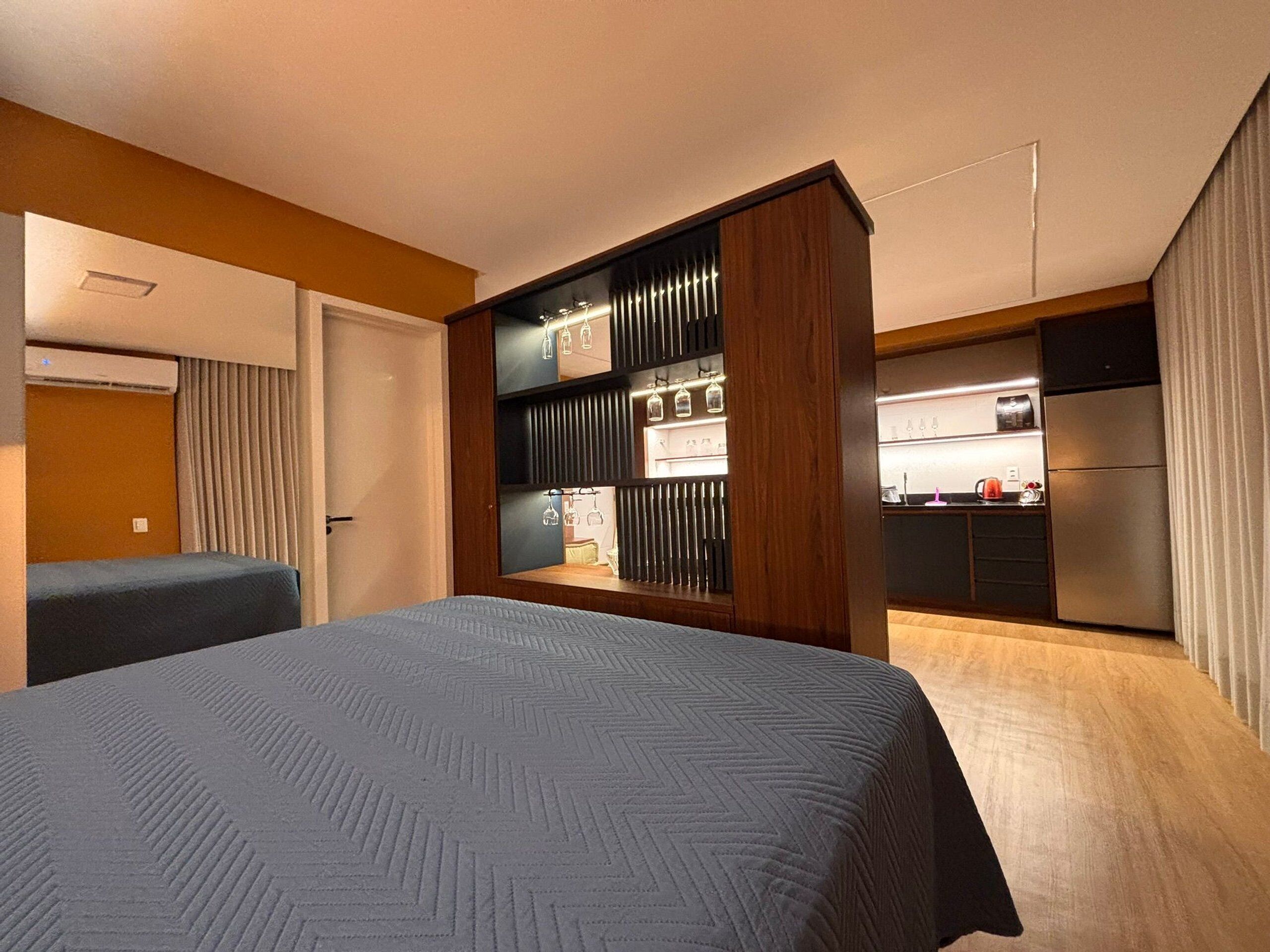 Decoración personalizada, muebles diferentes y escritorio 