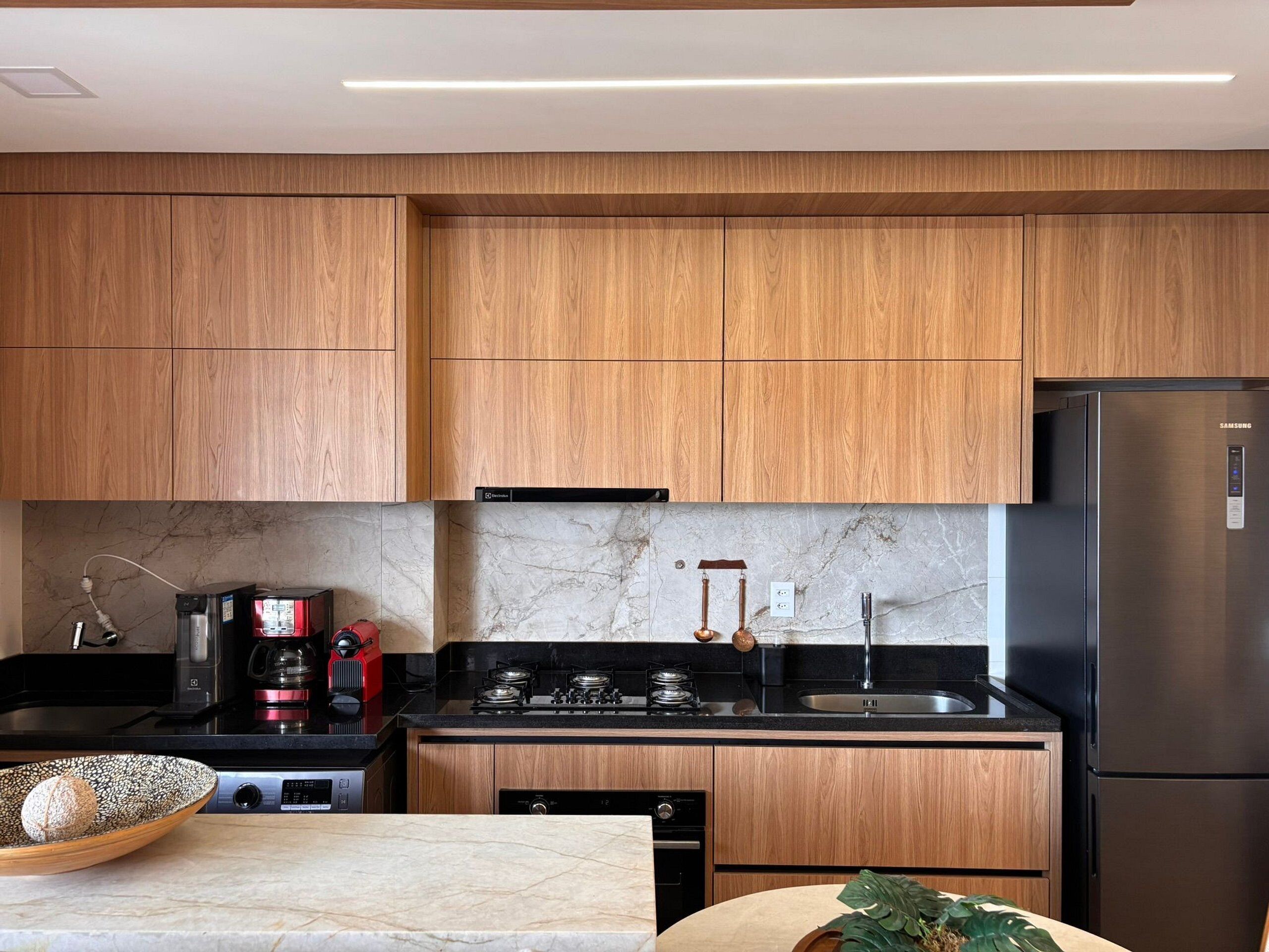 Exclusive Apartment | Private kitchen | Full-size fridge, microwave, stovetop, cookware/dishes/utensils
