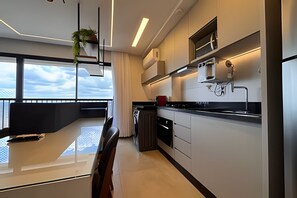 디럭스 아파트 | 전용 주방 | 대용량 냉장고, 전자레인지, 오븐, 쿡탑