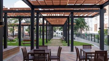 Exklusiv lägenhet | Restaurang utomhus