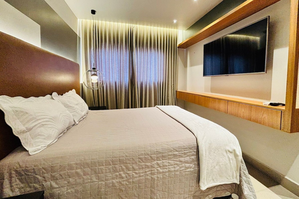 Exclusive Apartment | Individually decorated, individually furnished, desk, laptop workspace